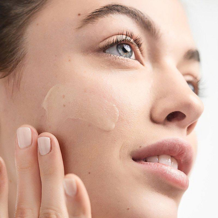 ست سه مرحلهای پوست خشک تا مختلط (مرطوب کننده، صابون مایع، لوسیون تونر پاک کننده صورت) مدل 3Step Routine Bundle For Dry Combination Skin