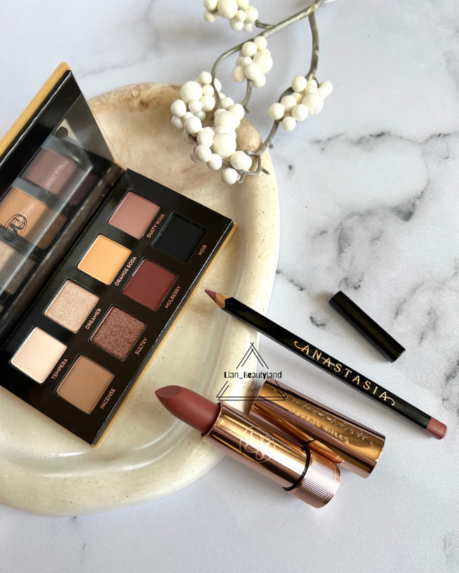 ست آرایشی چشم و لب برندآناستازیا مدل SOFT GLAM DELUXE TRIO